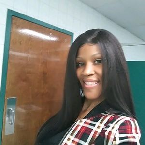 Meet your Posher, Latisha